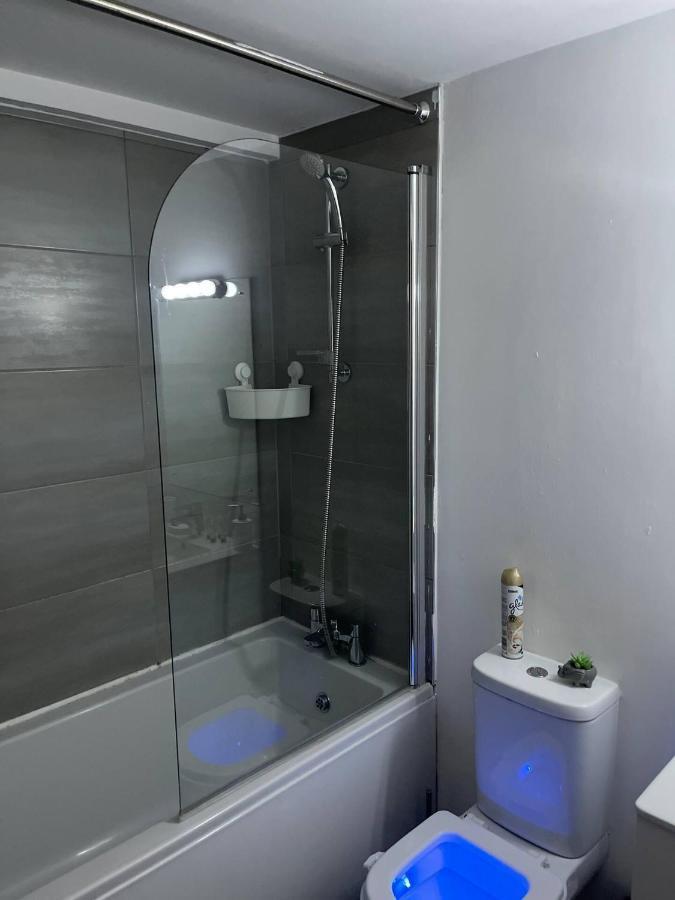 Modern Spacious 1 Bed Flat In Birmingham City Centre With Free Parking, Fast Free Wifi And Netflix Екстер'єр фото