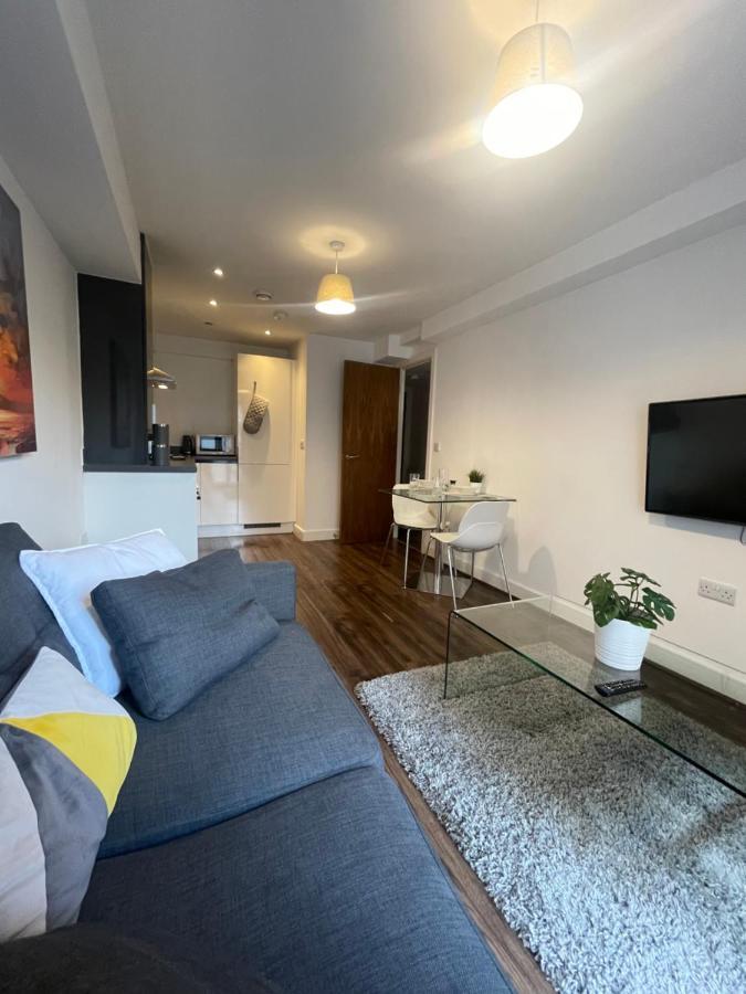 Modern Spacious 1 Bed Flat In Birmingham City Centre With Free Parking, Fast Free Wifi And Netflix Екстер'єр фото